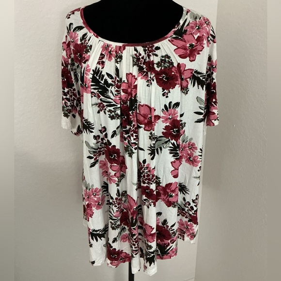 PEVRL Floral Flowy Blouse Top Size 2X Short Sleeve New with tags - Picture 2 of 13